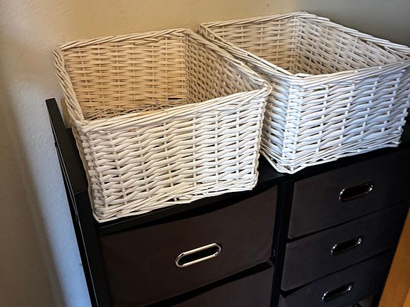 Closet (two closets in bedroom)