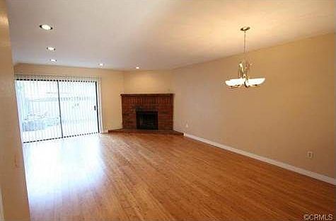 4th image of 1040 S Mountain Ave