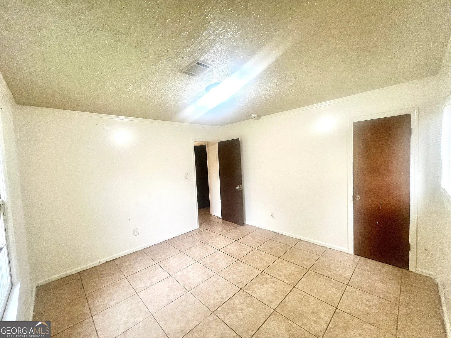 4 bed, 3.0 bath, 1362 sqft, $2,375 — Photo 2