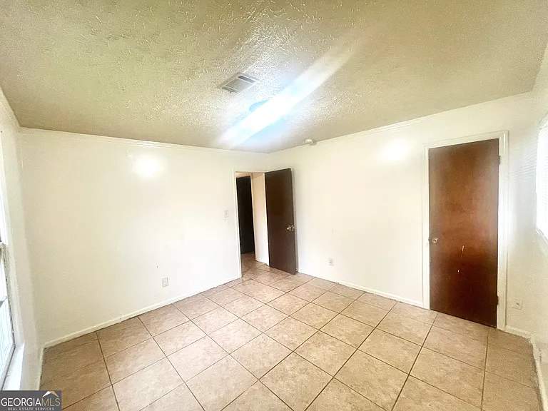 291 Terry Ct — Photo 2