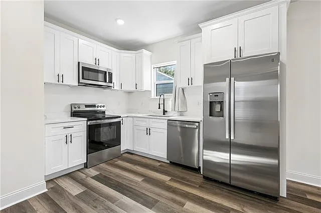2033 Conti St — Photo 6