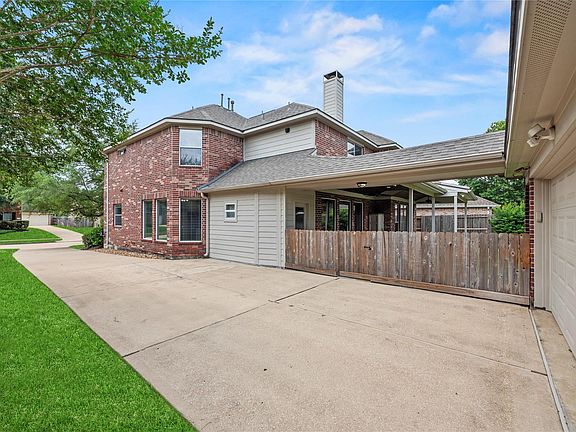 3rd image of 17518 Cypress Laurel Street