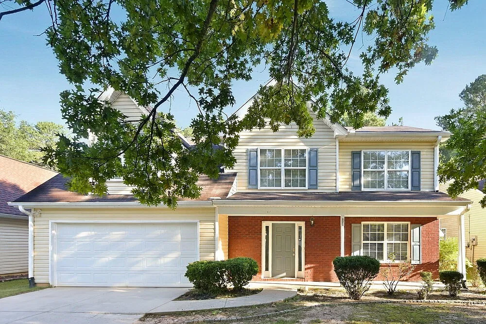 4 bed, 2.0 bath, 2048 sqft, $2,130 — Photo 1