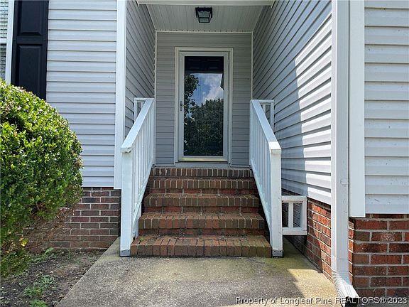 4th image of 306 Hawthorn Dr