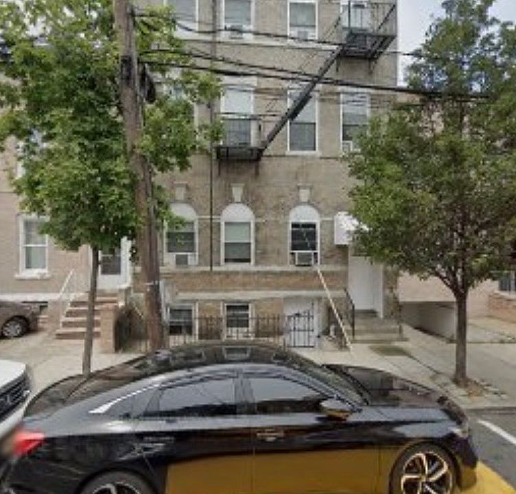 1st image of 2513 West St