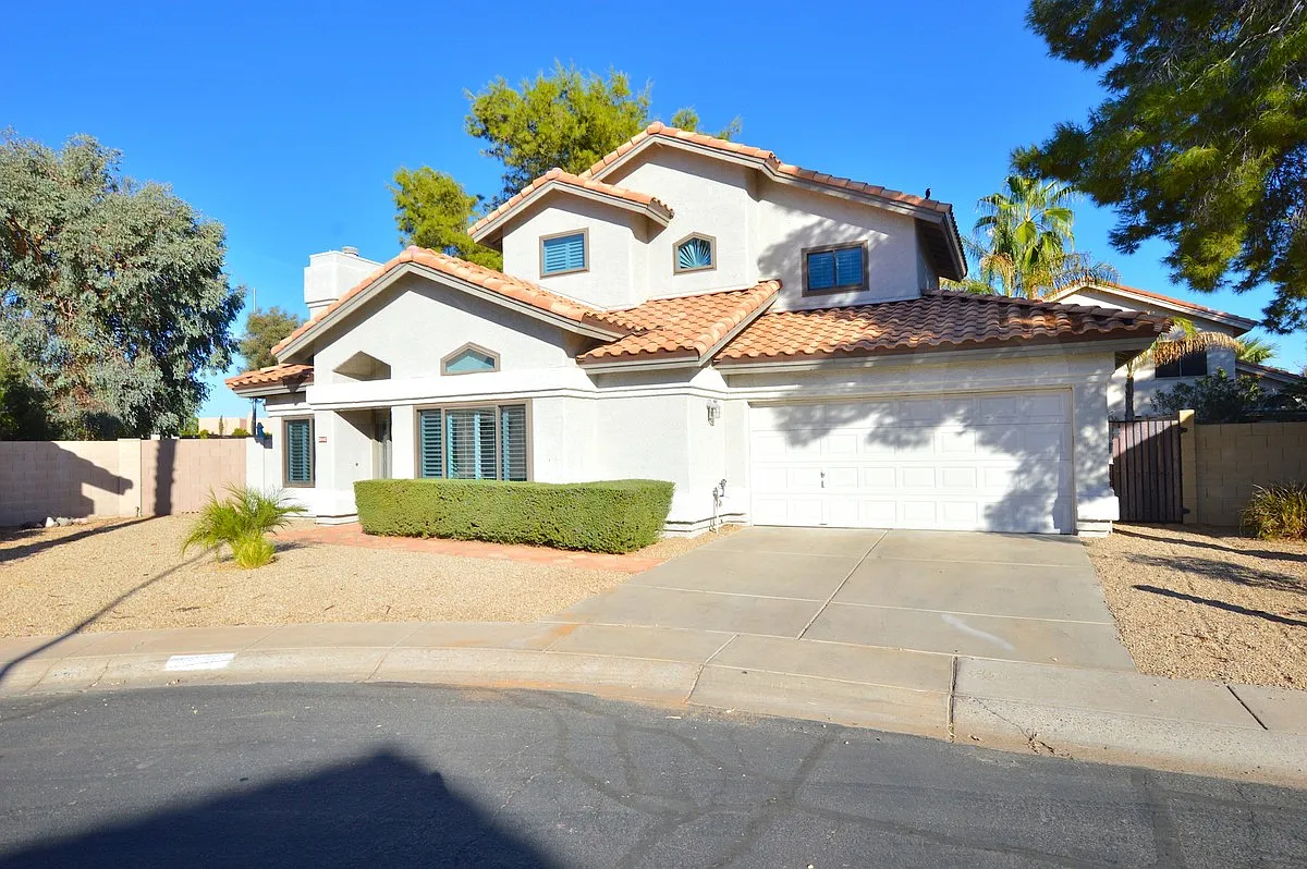 3 bed, 2.0 bath, 1496 sqft, $2,649 — Photo 1