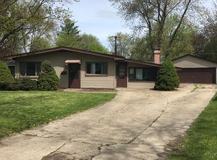 30 Seneca Dr, Montgomery, IL 60538