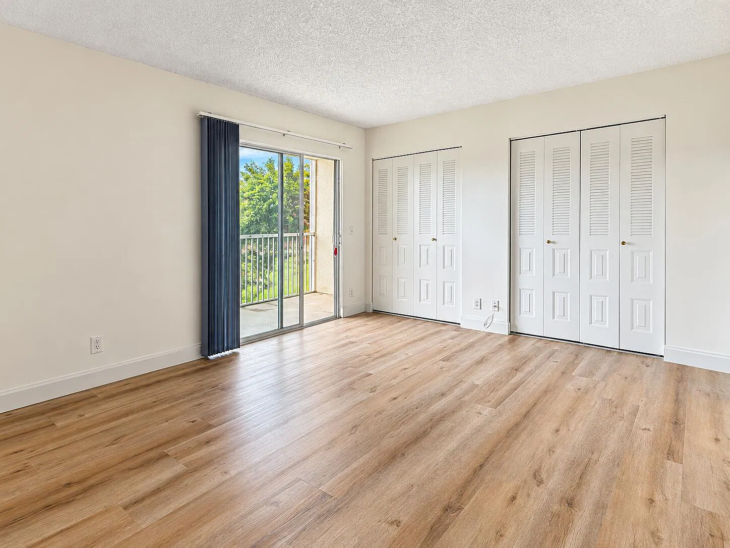 1 bed, 1.5 bath, 811 sqft, $1,600 — Photo 3