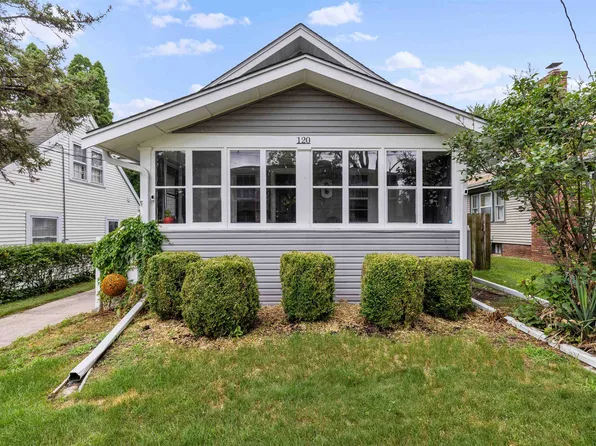 120 Rome Ave, Rockford, IL 61107