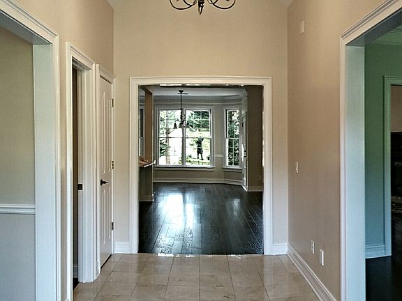 4th image of 309 Muirfield Way