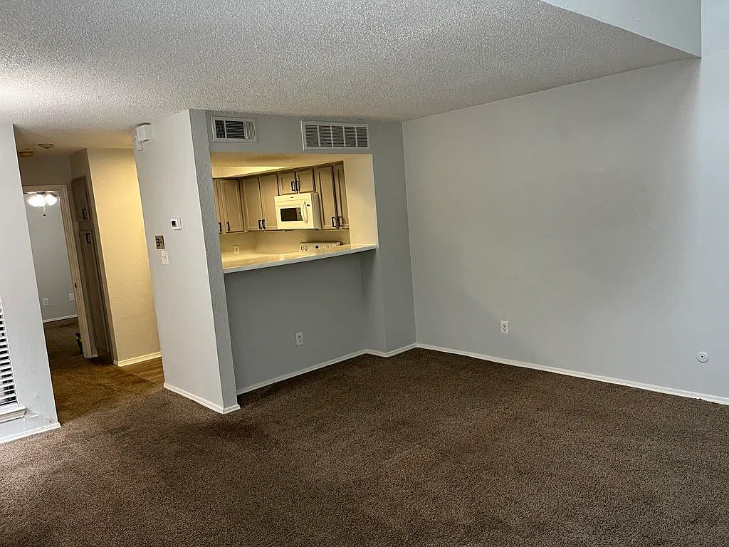 2305 Basil Dr — Photo 3