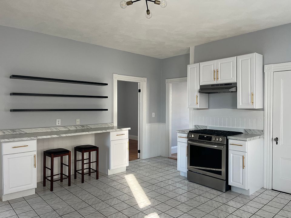 Eat in Kitchen with Snack Bar