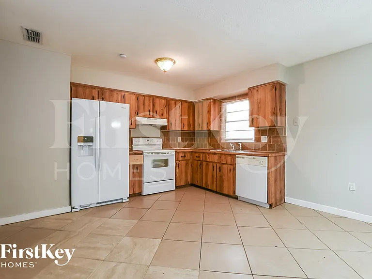 325 Tall Pine Ln — Photo 6