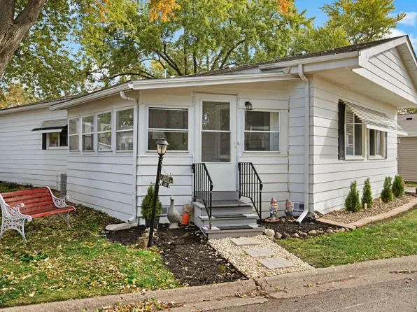 1149 Reba Ln, Elgin, IL 60123