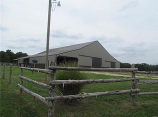 33 Rocky Road Ln, Steelville, MO 65565