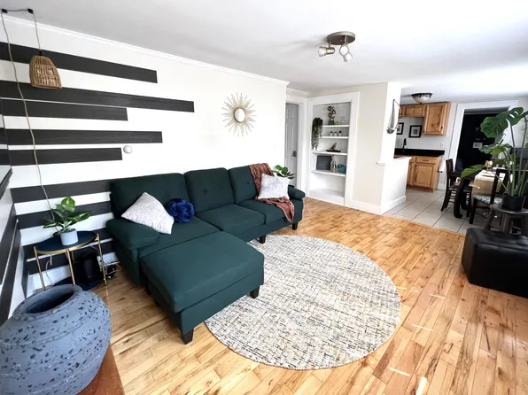 662 Us Route 1 APT 2, Scarborough, ME 04074