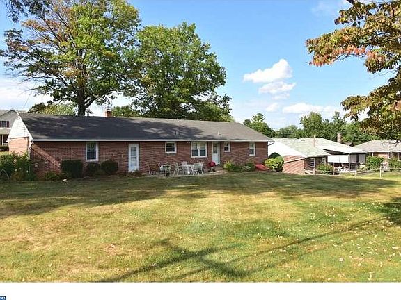 5th image of 838 Whitner Rd