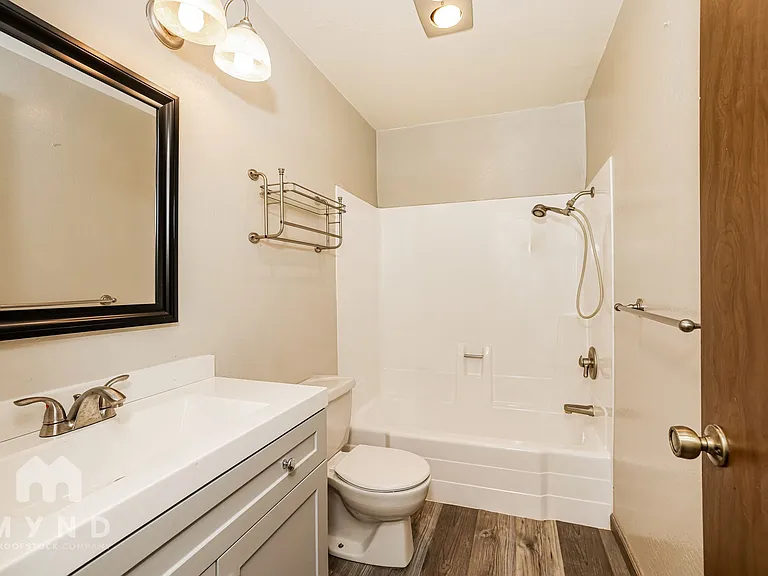 5400 Mountain Blvd #230 — Photo 13