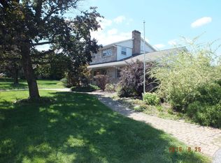 2045 Andover Dr, Dover, PA 17315