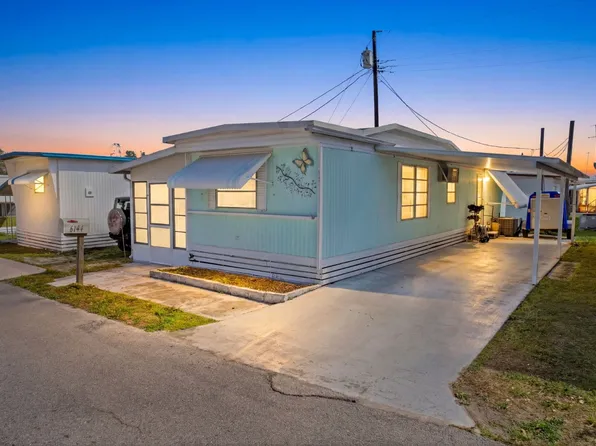 6144 Royal St, Zephyrhills, FL 33542