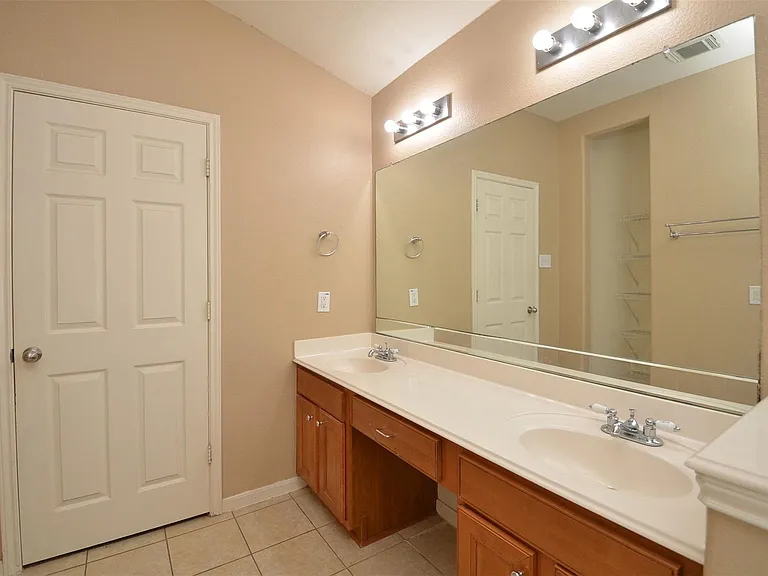 26822 Kingston Glen Ln — Photo 19
