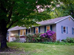 2 Arapaho Path, Saratoga Springs, NY 12866