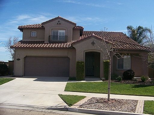 1st image of 2404 S Bowles Ln
