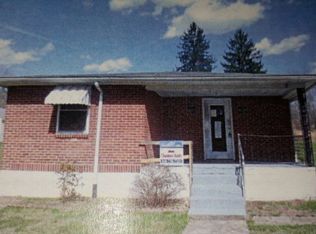 127 Tyro Pl, Bluefield, WV 24701