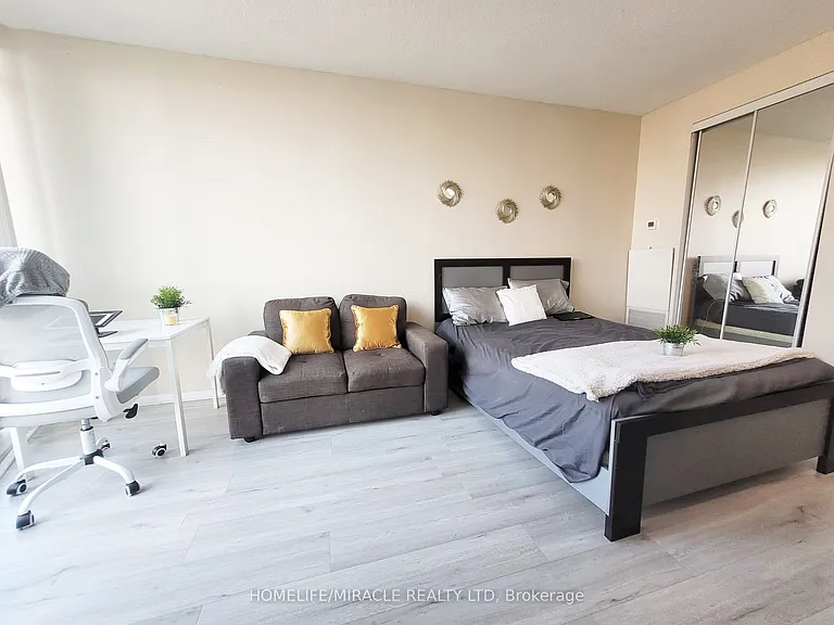 231 Fort York Blvd #2310 — Photo 8
