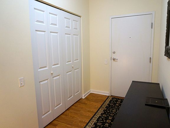 3rd image of 515 N Harlem Ave APT 202