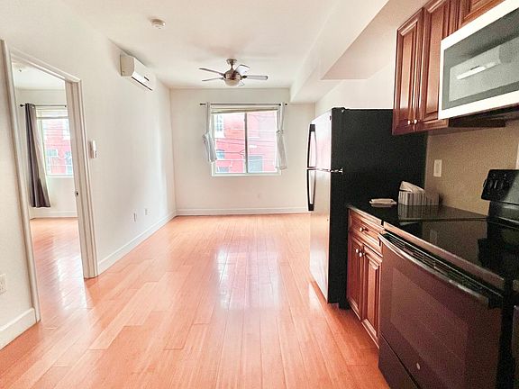2nd image of 1030 Wood St #F2
