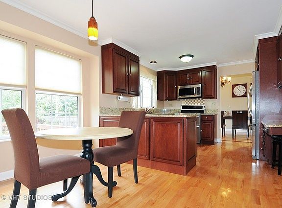 4th image of 97 Newberry Ct