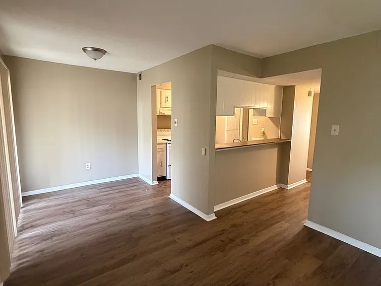 2835 Los Gatos Ct #3 — Photo 2