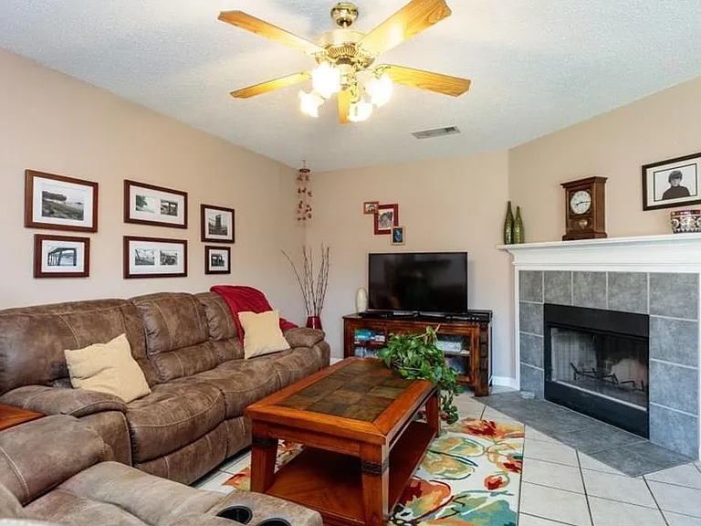 8721 Limestone Dr — Photo 20