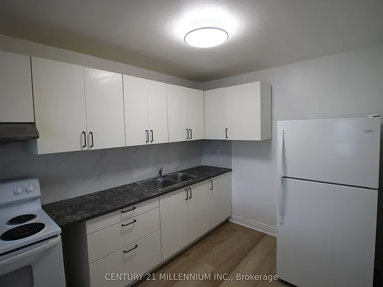 2991 Islington Ave #UPPER — Photo 14