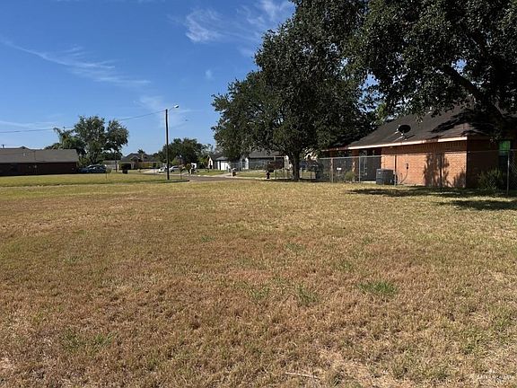 3rd image of 2614 Blue Jay Dr