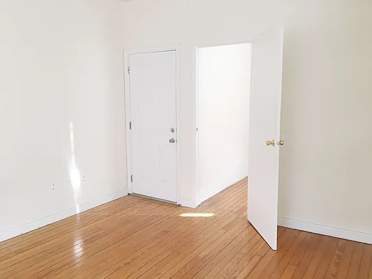 Rented by Compass | media 28
