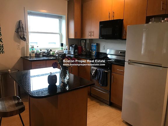 3rd image of 461 Park Dr Unit 303