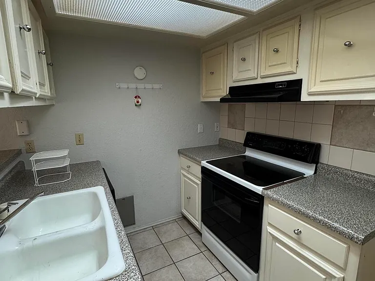 6201 Escondido Dr #3C — Photo 8