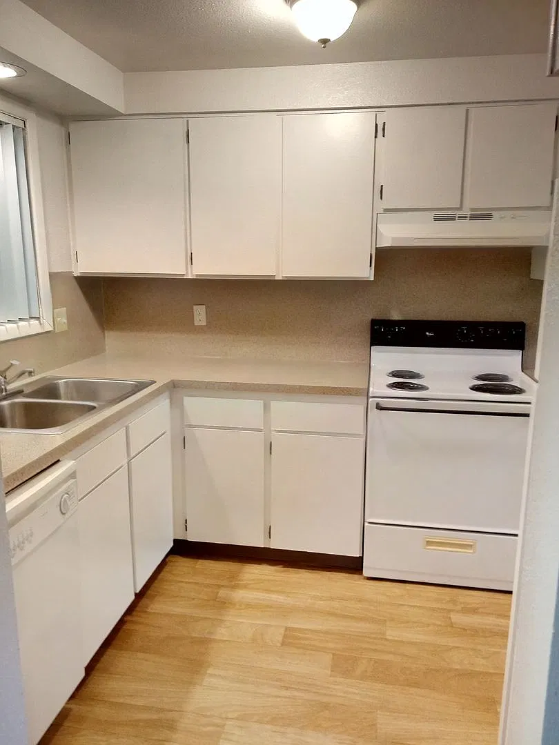 Oakview Terrace Apartments — Photo 1