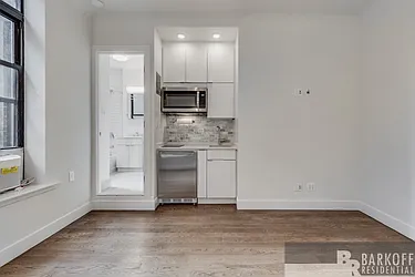 Rented by Barkoff Residential 