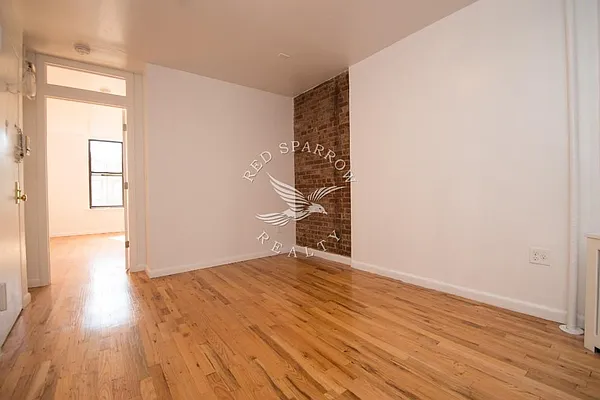 Rented by Red Sparrow Realty Group | media 32