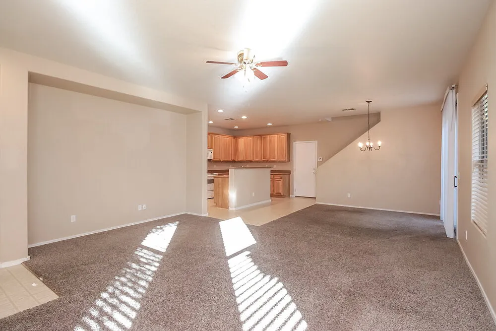 3 bed, 2.0 bath, 1818 sqft, $2,125 — Photo 3
