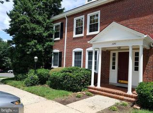 3251 S Stafford St APT B1, Arlington, VA 22206