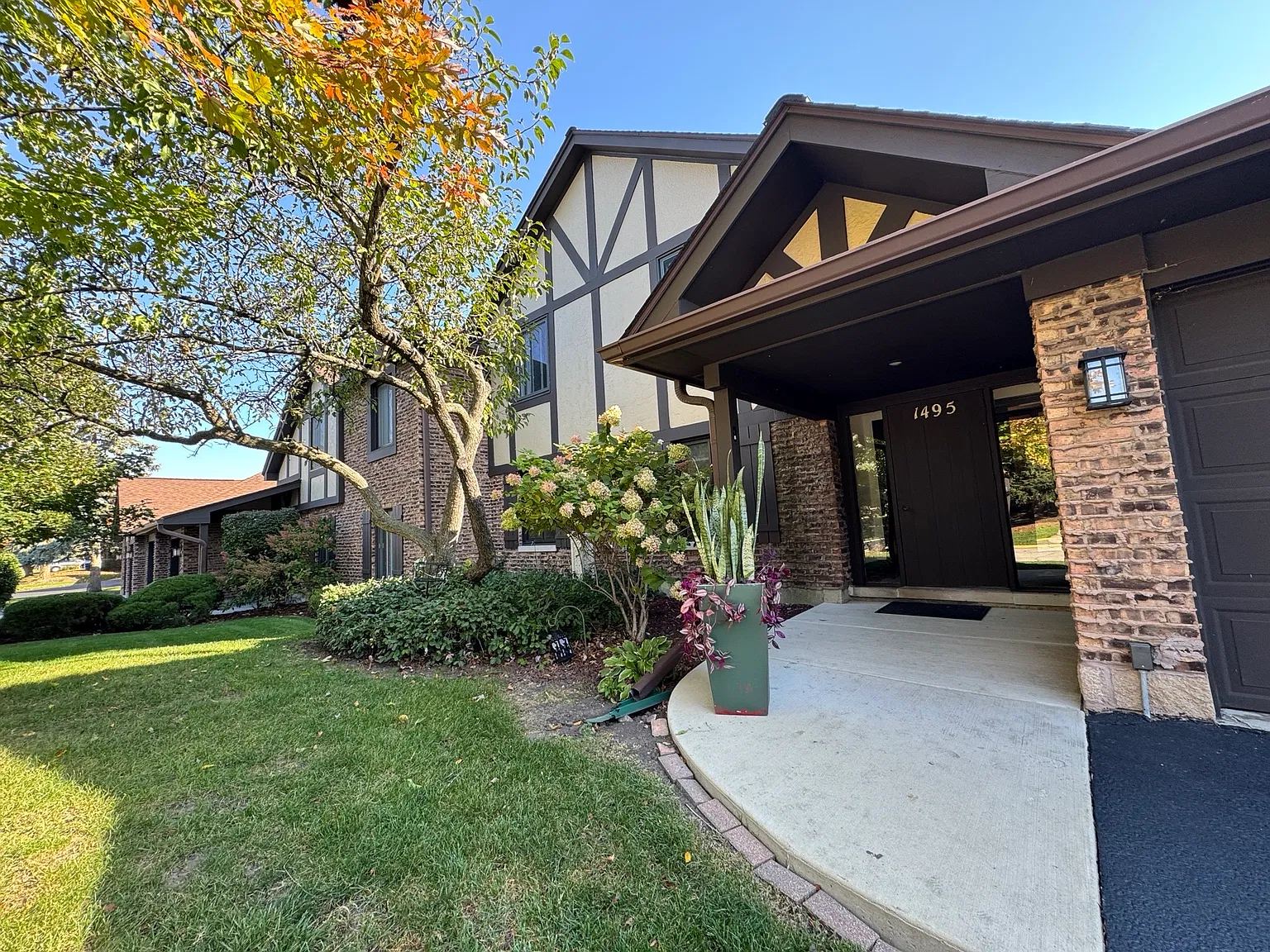 2 bed, $2,200 — Photo 2