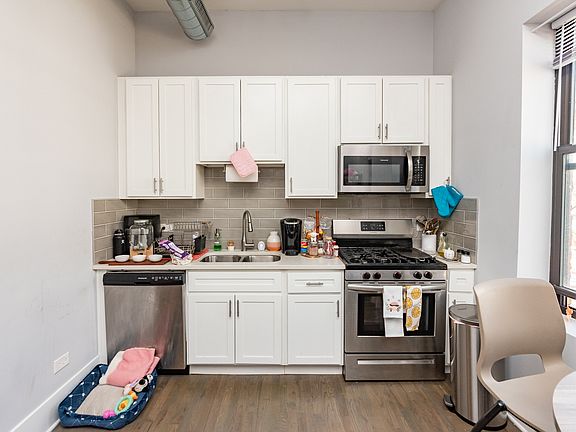 2nd image of 1717 S Carpenter St #2
