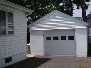 23 Carlton Ter, Bloomfield, NJ 07003