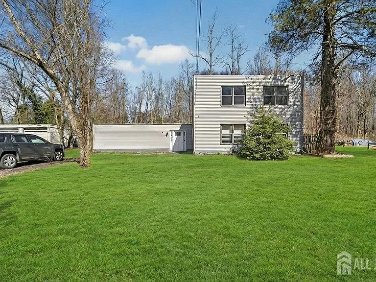 6 Farm Ln — Photo 1