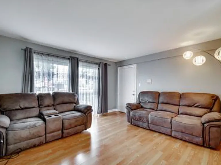 7525 Southwest Hwy #1W — Photo 4