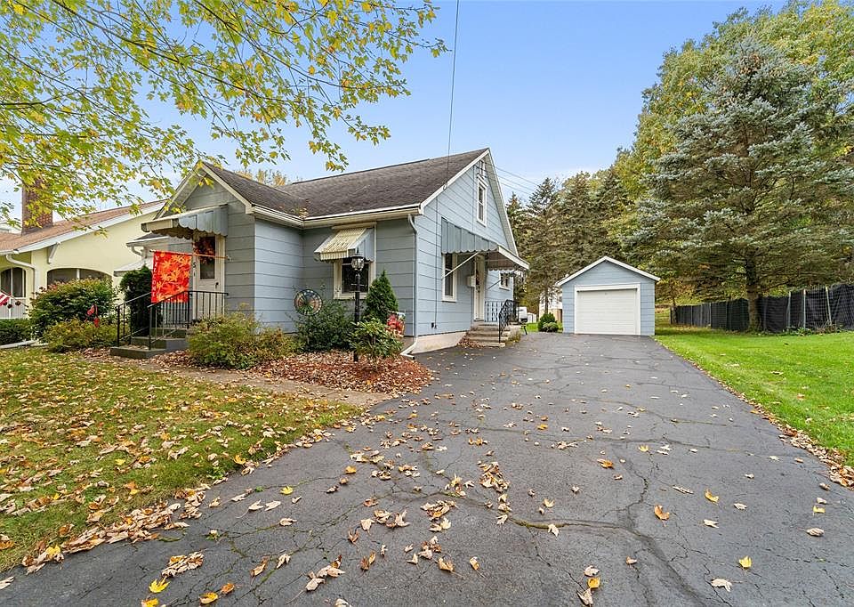1st image of 5 Barton Ave